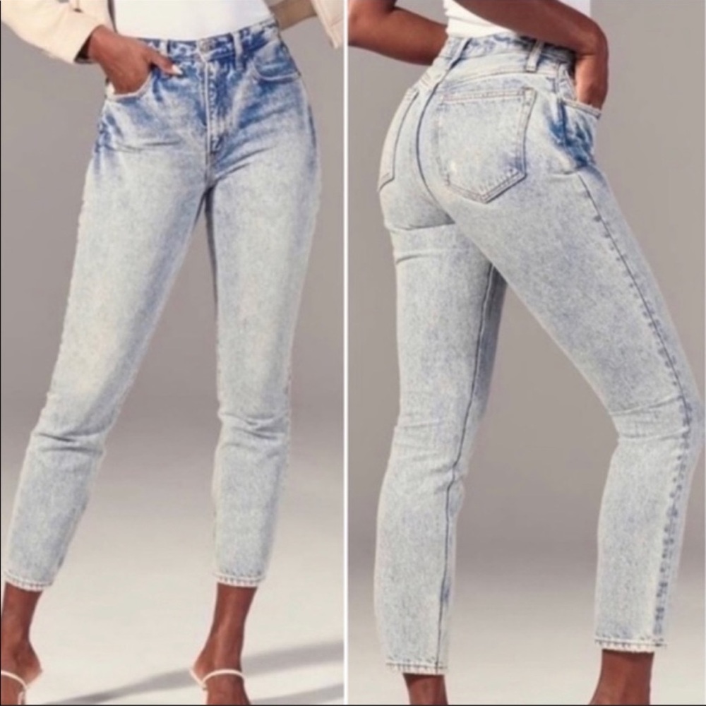 Abercrombie High Rise Mom Jeans NWT
